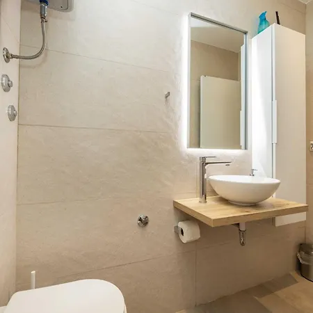 Ema - With Sea View شقة *