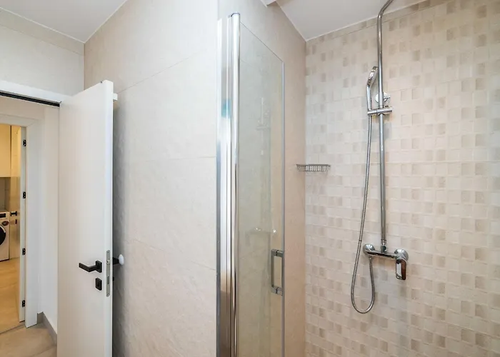 Ema - With Sea View דירה *