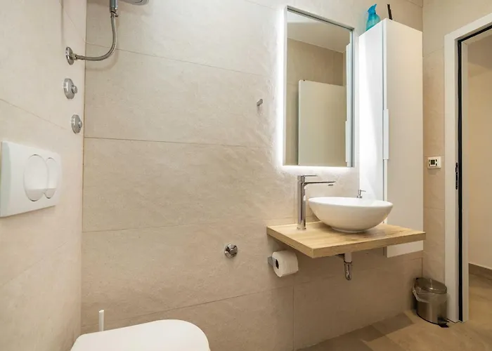 Ema - With Sea View דירה *