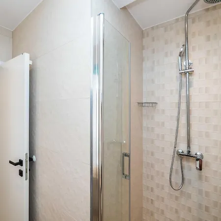 Ema - With Sea View Апартаменты *