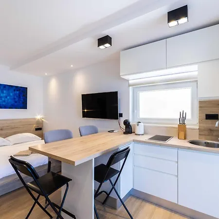 Ema - With Sea View Rogotin