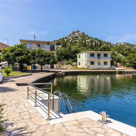 Апартаменты Ema - With Sea View Rogotin