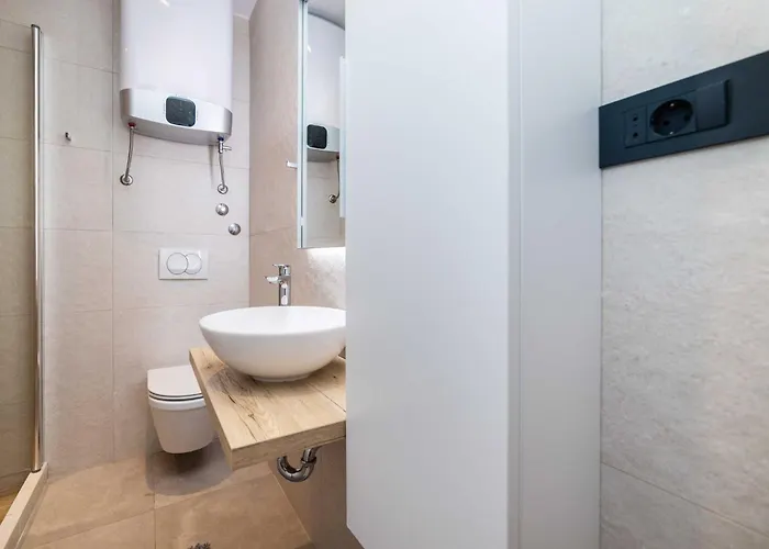 Ema - With Sea View Apartment Rogotin