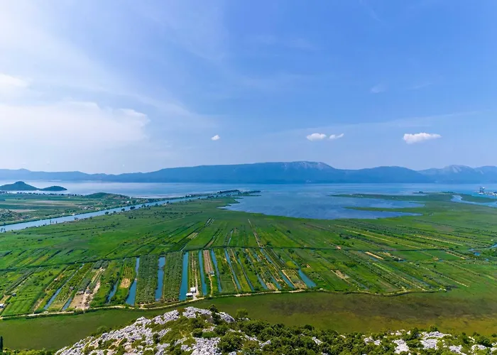 Apartment Ema - With Sea View Rogotin