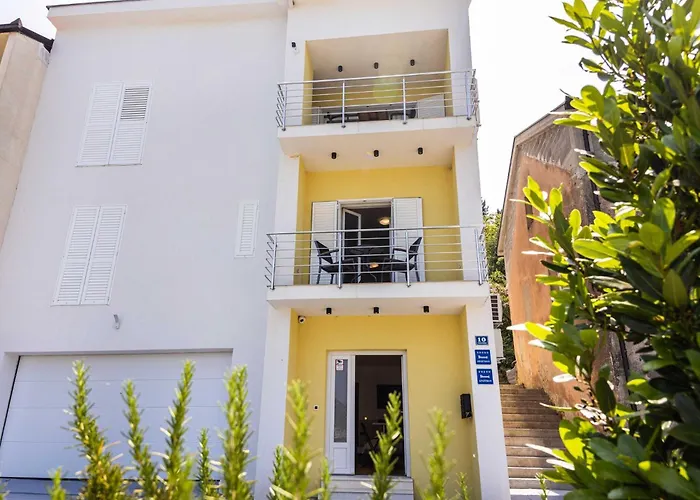 Appartamento Ema - With Sea View