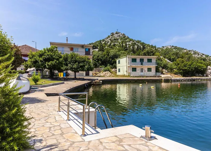 Apartment Ema - With Sea View Rogotin